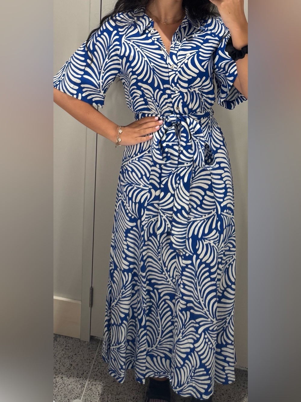 H&M Blue and White Tropical-Print Short-Sleeve Maxi Dress - Picture 2 of 2